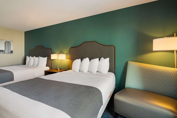 Room 21 of 50