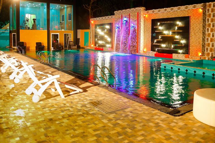 Pool 206 of 230