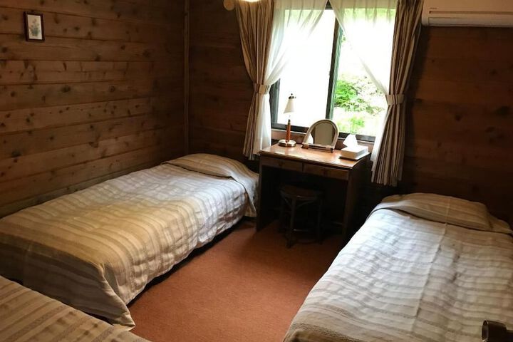 Room 5 of 26