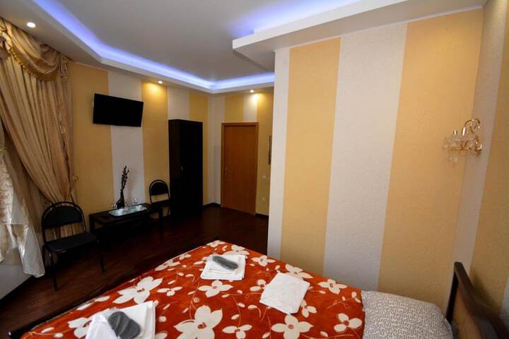 Room 13 of 20