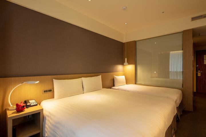 Room 16 of 72