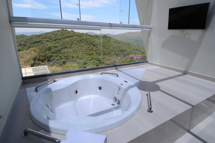 Hot Tub 26 of 37