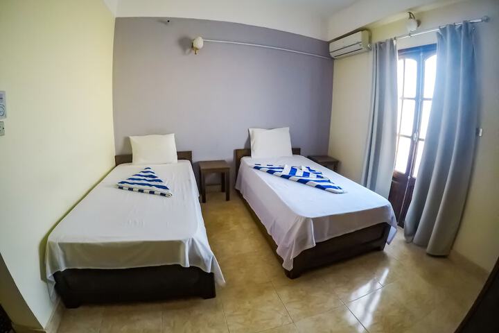 Room 3 of 20