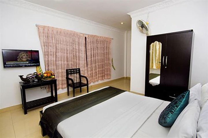 Room 8 of 32