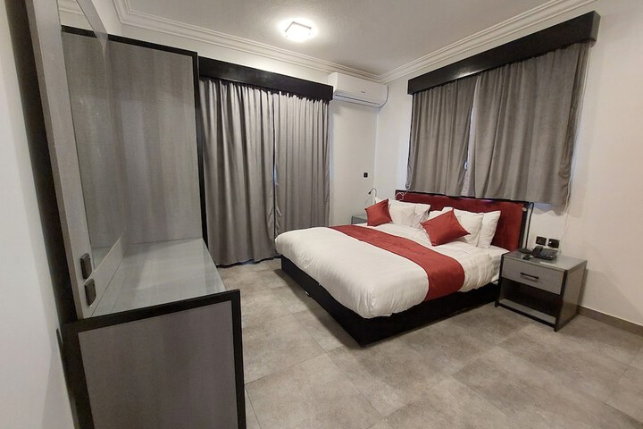 Room 34 of 60
