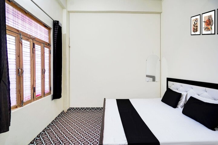 Room 9 of 26