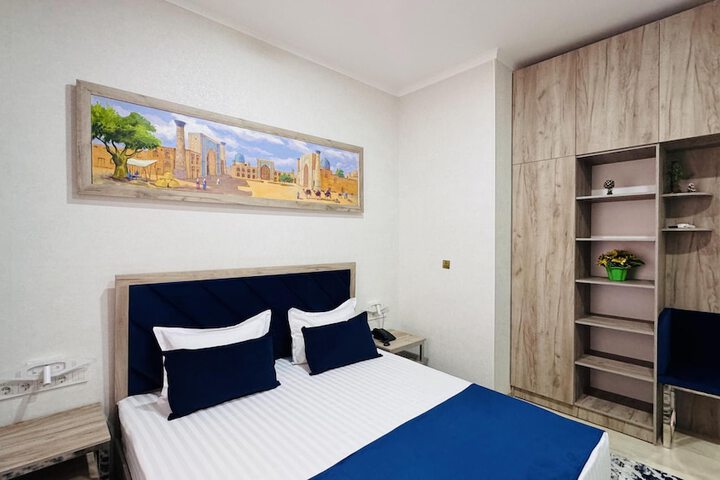 Room 6 of 35
