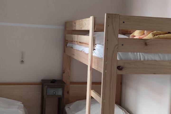 Room 18 of 25