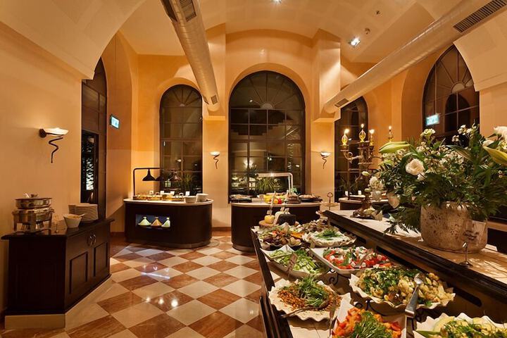 Dining 106 of 177