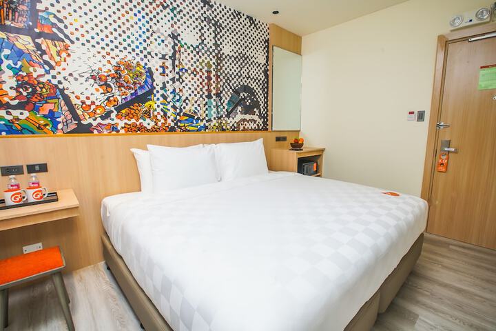 Room 9 of 15