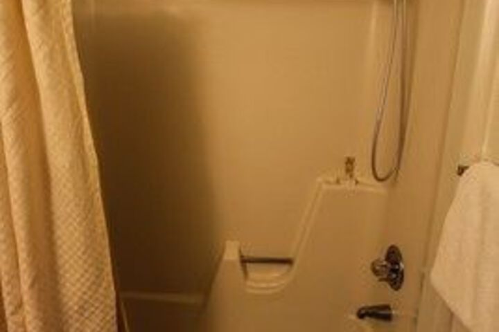 Room 6 of 60