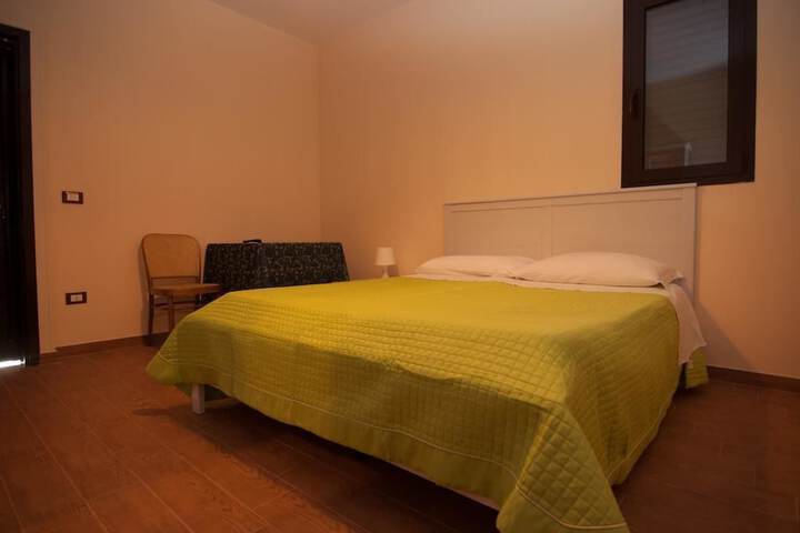 Room 2 of 16
