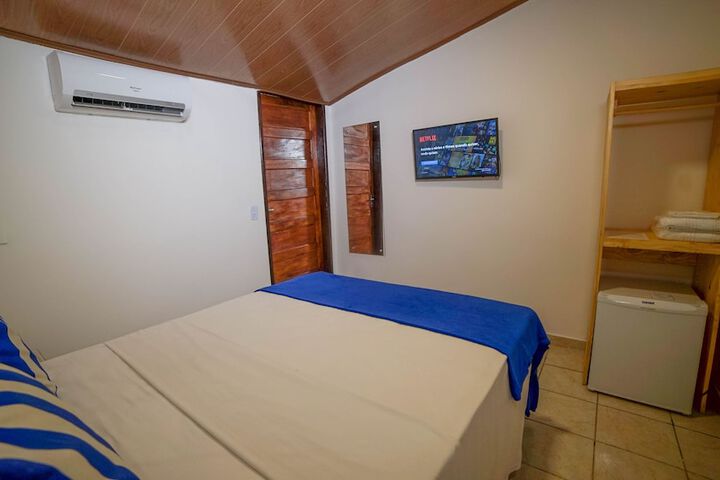 Room 6 of 63