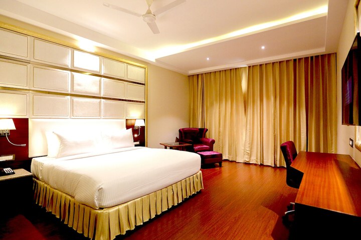 Room 2 of 29