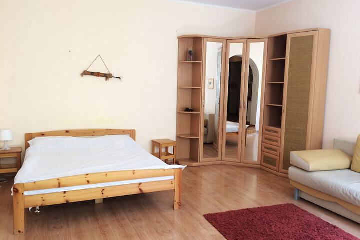 Room 5 of 62