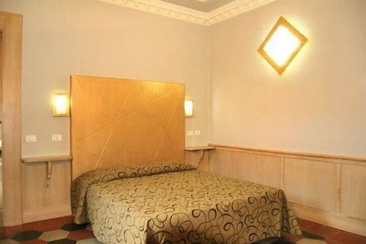 Room 6 of 49