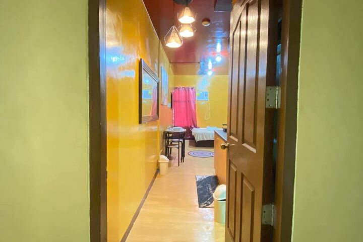 Room 11 of 24