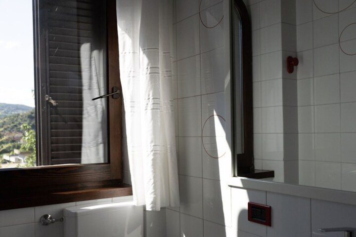 Room 21 of 34
