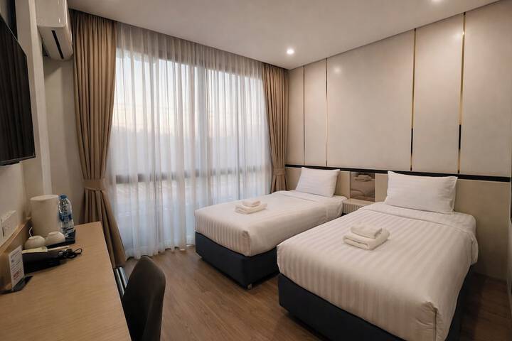 Room 18 of 36