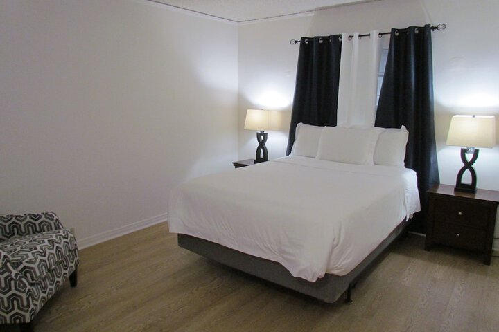 Room 3 of 17