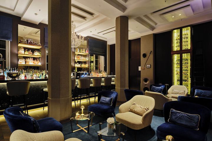 Lounge 57 of 72