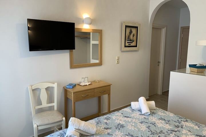 Room 16 of 90