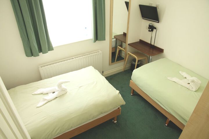 Room 6 of 48