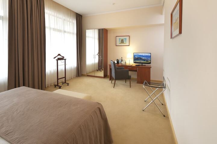 Room 25 of 111