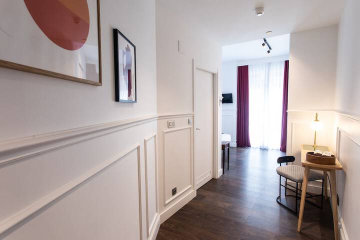 Room 6 of 40