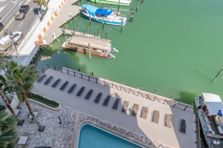 Hotel Pool