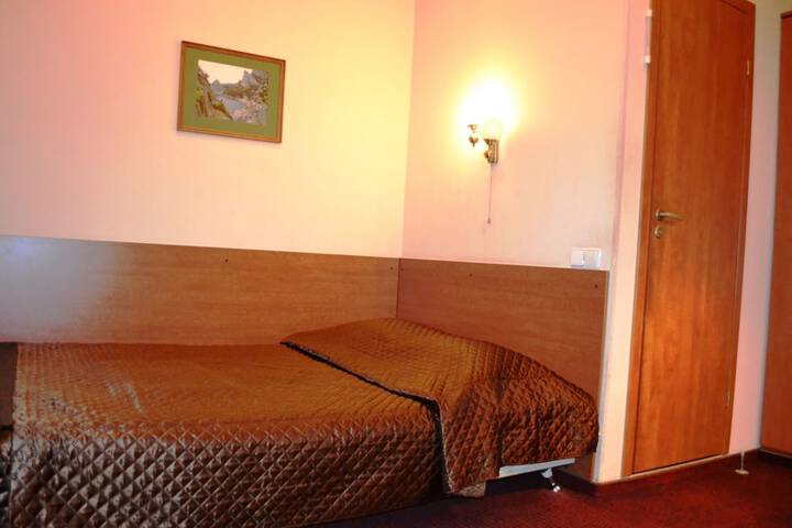 Room 35 of 64