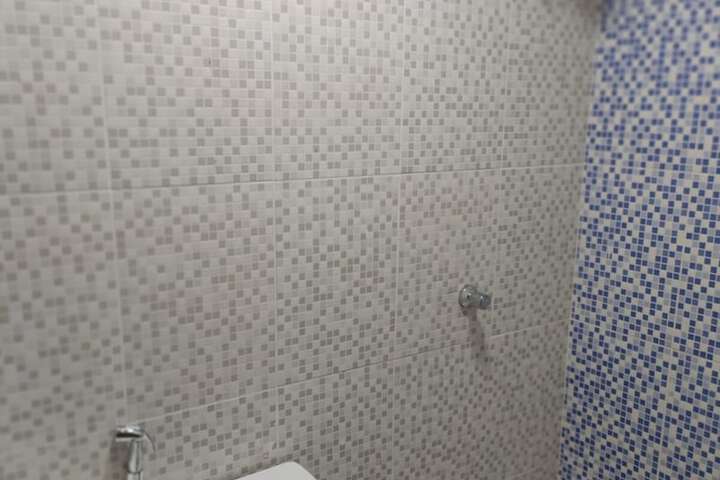 Room 100 of 183