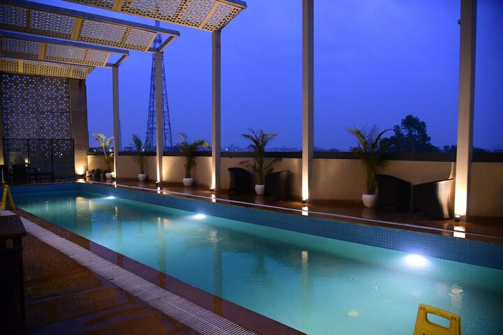 Pool 6 of 14