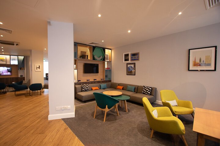 Lounge 134 of 210