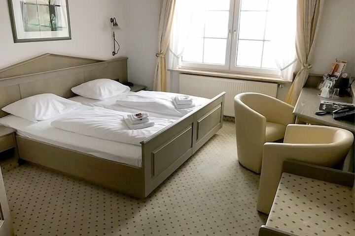 Room 10 of 67