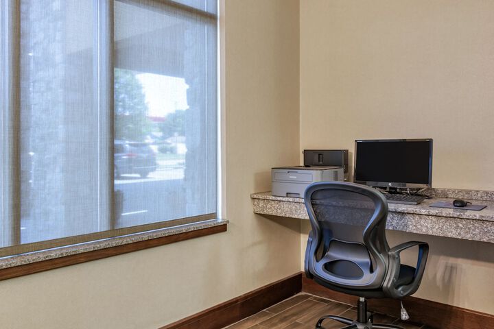 Business Center 24 of 26