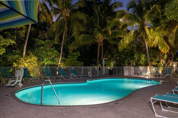 Pool 32 of 44