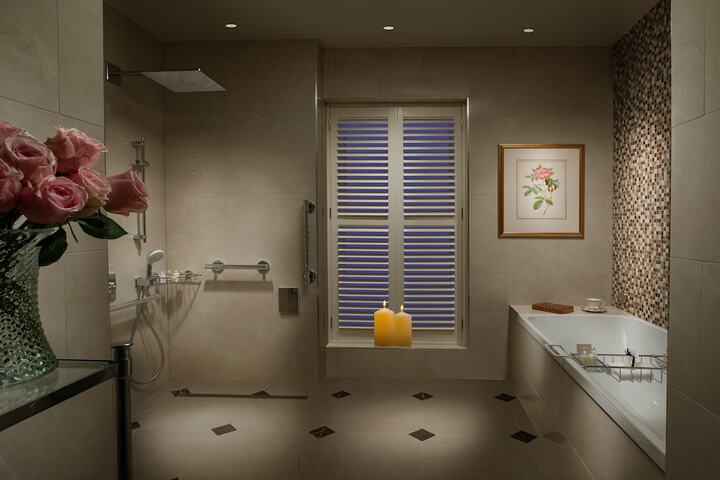 Room 73 of 99