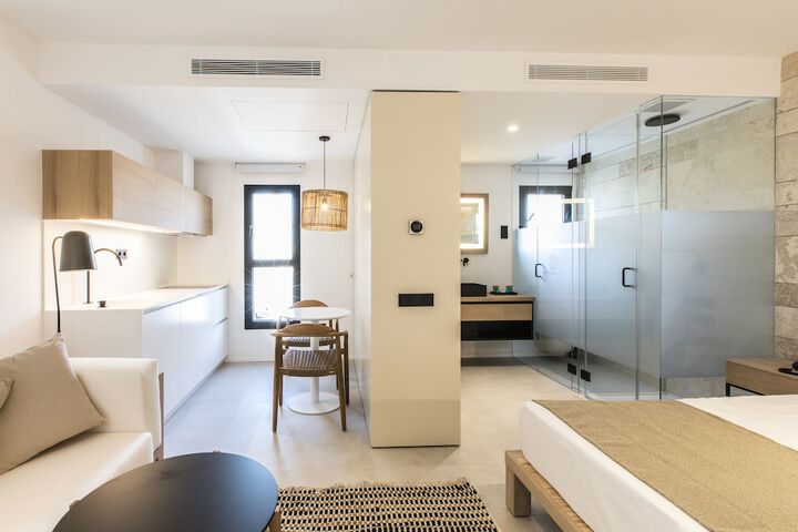 Room 13 of 73