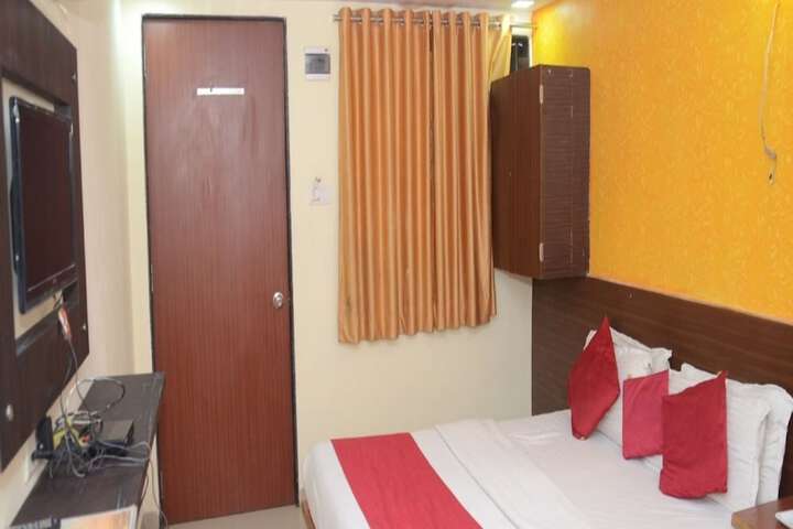 Room 9 of 25