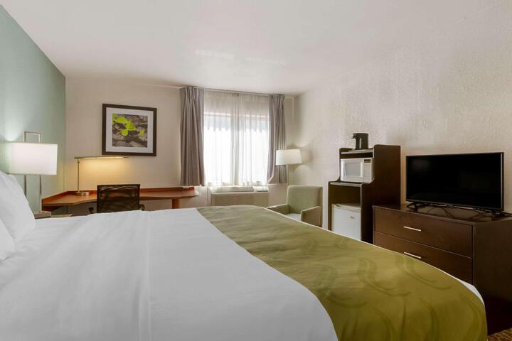 1 King Bed (3 of 30)