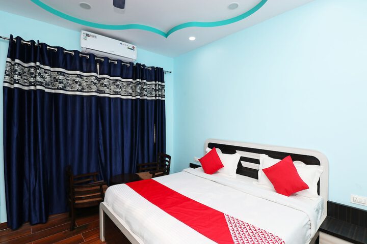Room 12 of 18