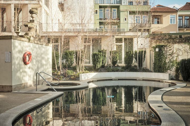 Pool 52 of 79