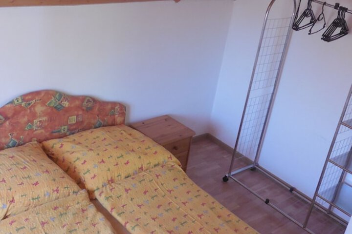 Room 3 of 60