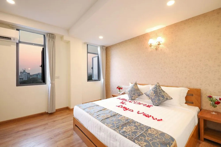 Room 3 of 25
