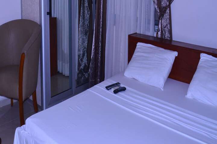Room 14 of 78