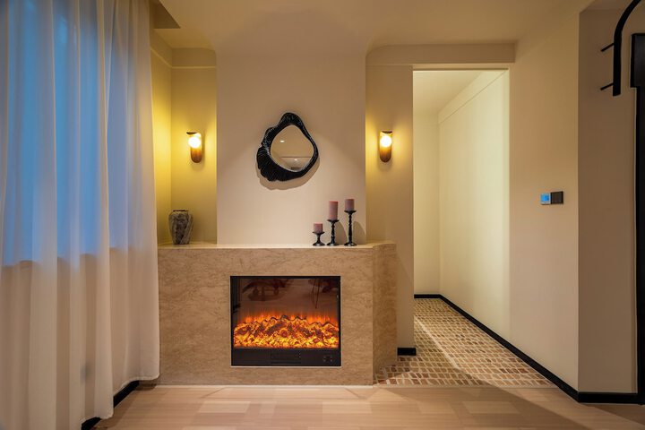 Room 73 of 158