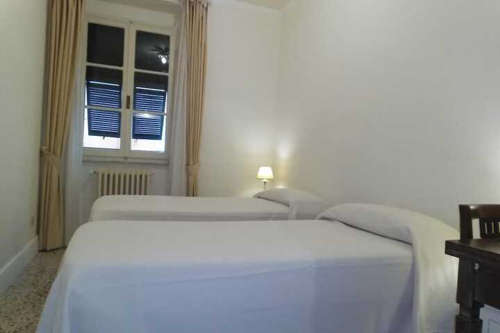 Room 14 of 65
