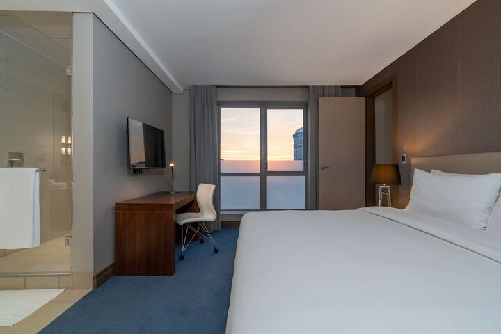 Room 25 of 148