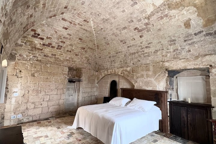Room 27 of 159